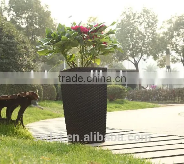 2015 Christma Ornament Self Watering Plastic Flower Pot photo-4