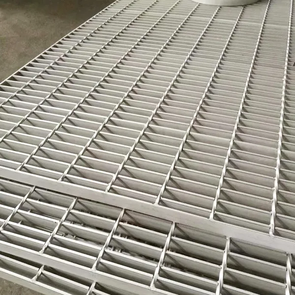 Custom-made Industrial Steel Floor Gratings for Roads and Bridges, Hot-dip Galvanized Steel Gratings, and Stainless Steel Gratings. photo-3