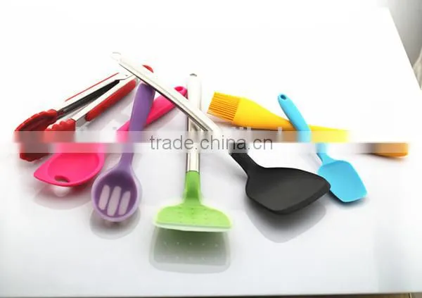 High Temprature Resistant Hard Plastic Inside Silicon Kitchen Ware photo-2