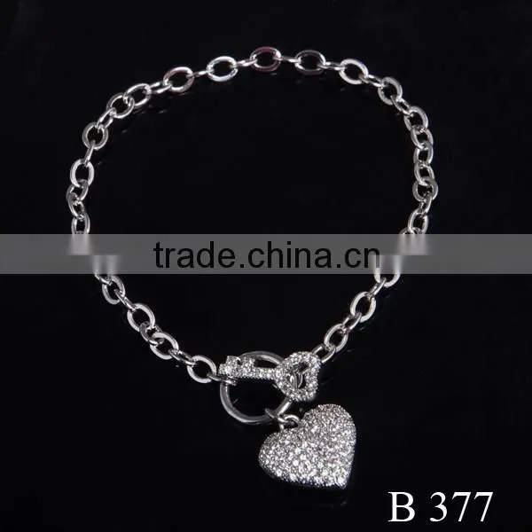 Fashionable Floating Locket Pendant Heart Bracelet photo-2