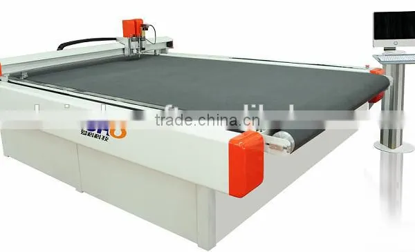 IECHO BK2516 PVC Coil Car Mats and Carpets and Logo Floor Rug Automatic CNC Cutting Machine photo-2