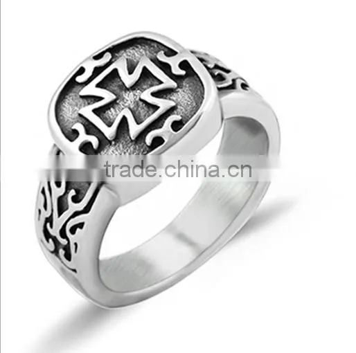 Custom Hollow Clover Design Women Rings Fashion Style Lady Lucky Clover Single Rings for Sales photo-2