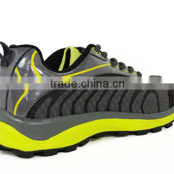 Breathable Lightweight Mesh Upper Outdoor Trail Running Shoe photo-3
