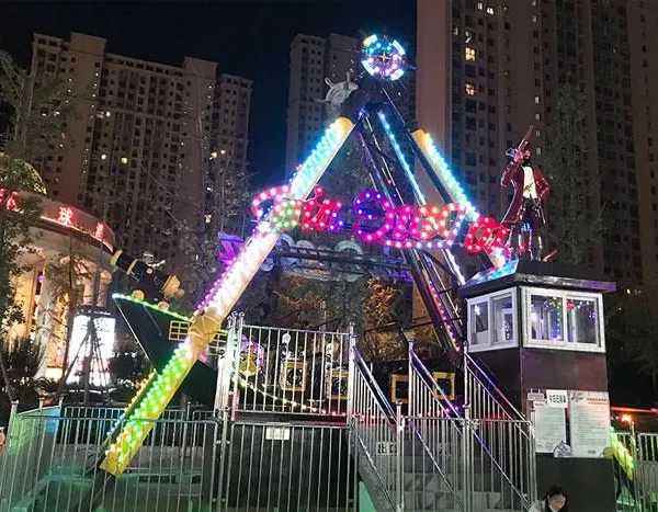 24 Seats Luxury Pirate Ship Ride