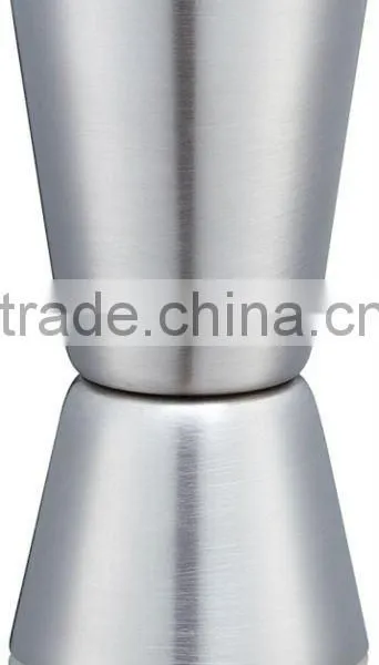 metal measuring cup
