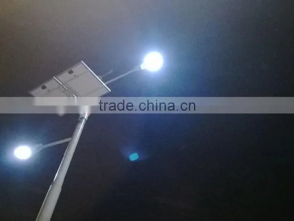 12V Output Voltage 4M Height 15w Led Solar Street Light photo-2