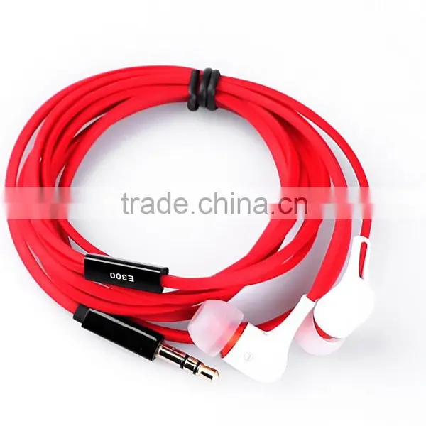Red Wired Earphone for Mobilephone photo-3