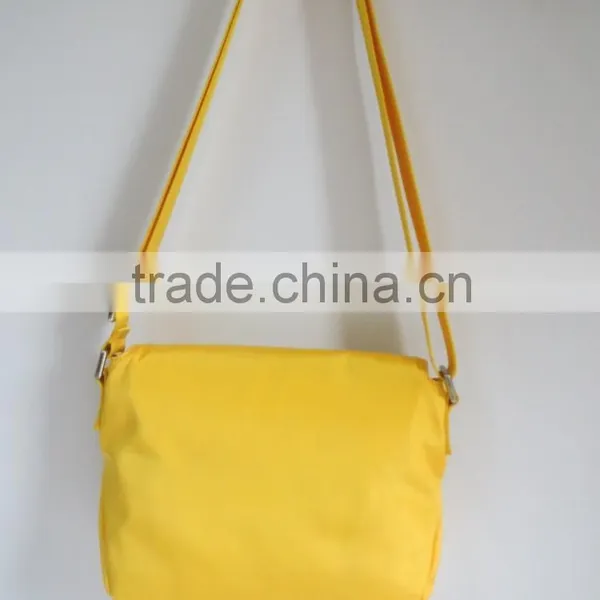 New Style Yellow Waterproof Handbag Fashionable Shoulder Bag photo-2