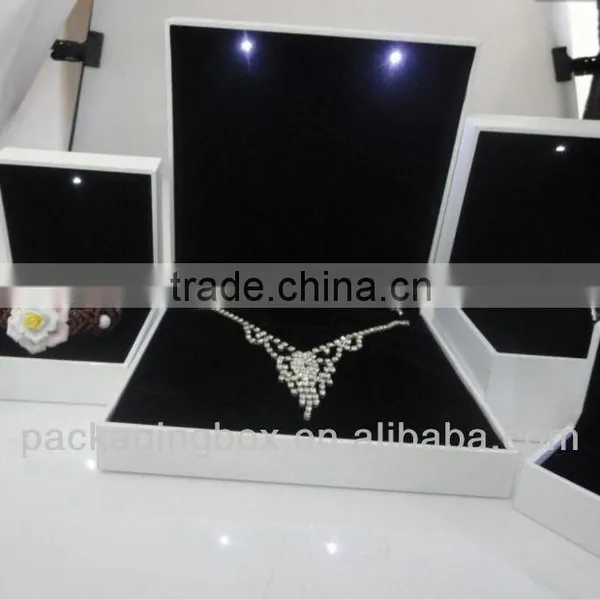 Engagement Paper Gift Box for Jewelry Packaging Box photo-2