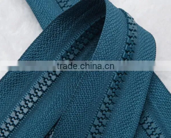 2016 High Quality Plastic Zipper photo-4