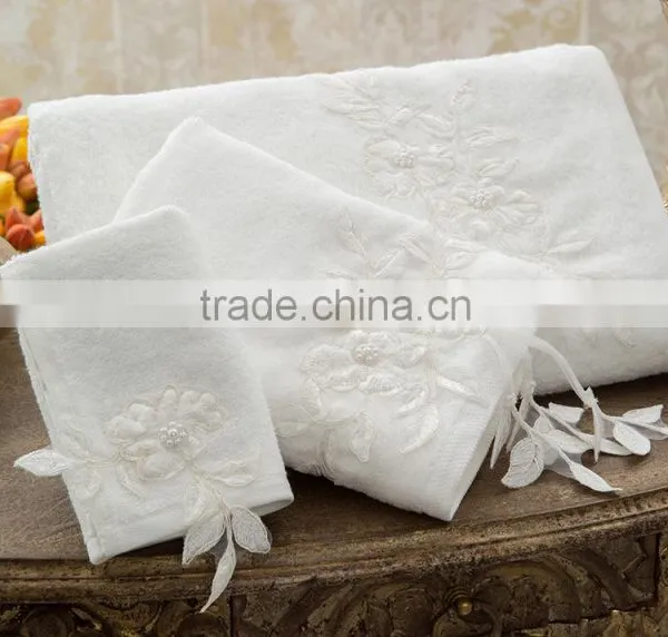 AISHA HANDMADE EXCLUSIVE TOWEL