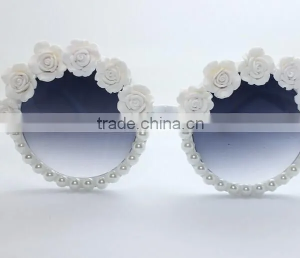 Vintage Flower Boho Half Rose Half Pearls Round Frame Resin Beach Sunglasses photo-4