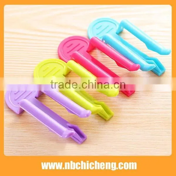 Plastic Garbage Bin Clip/Trash Clip photo-5
