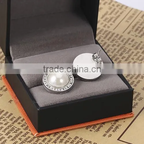 Latest Exquisite Workmanship Favorable Price White Big Pearl Earrings With Shinning Stone photo-6
