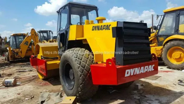 Бывший дорожный каток DYNAPAC CA 30D для продажи