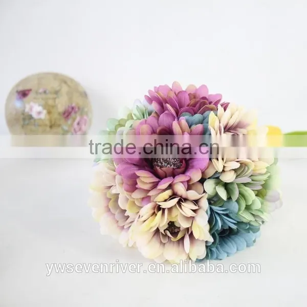 The Bride Holding Flowers High Simulation Flower Flowers, Silk Flower Painting Style High Simulation of African Chrysanthemum fu