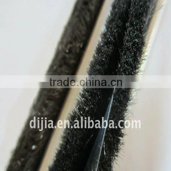 Aluminium Sliding Windows and Doors Seals Wool Pile Strip With Fin