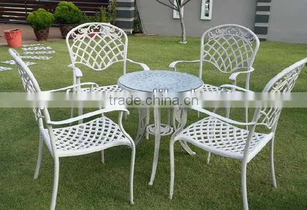 Outdoor Cast Aluminum Table and Chair