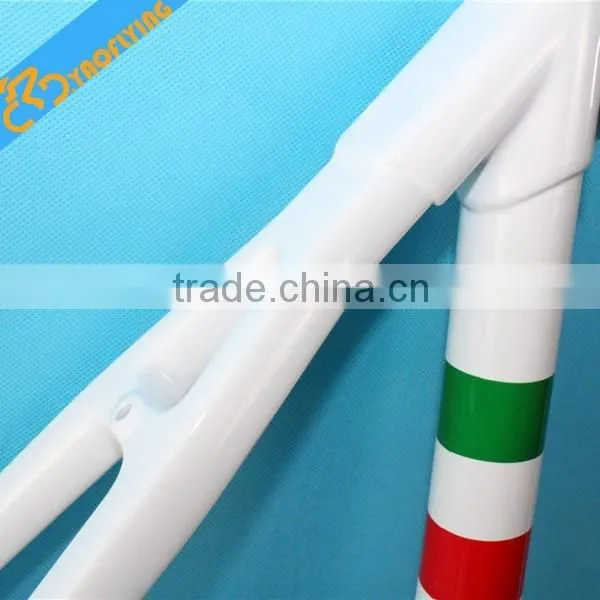 2015 Chinese Popular Style Carbon Road Bike Frame for Sale Including Frmae Fork Seatpost Headsets Clamp Color White photo-3