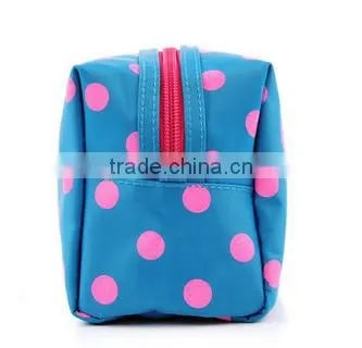 Yiwu Factory Made Nylon Cosmetic Pouch Bag With Handle photo-2