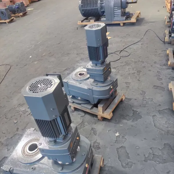 R87 Compact Inline Gear Motor Low Noise for Conveyor Equipment photo-2