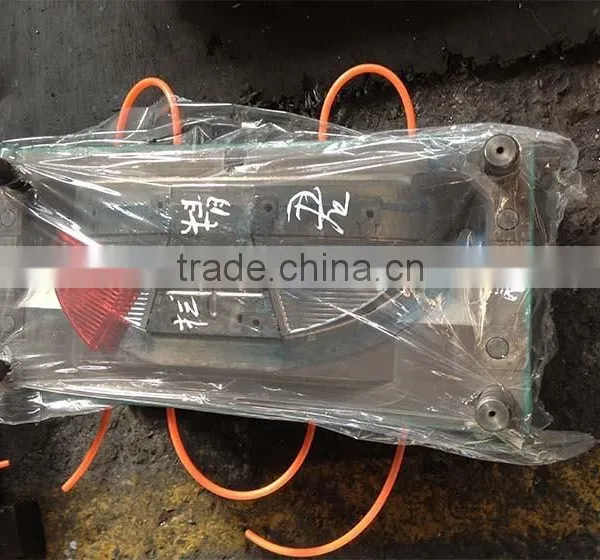 Taizhou High Quality Plastic Injection Auto Lamp Mould photo-5
