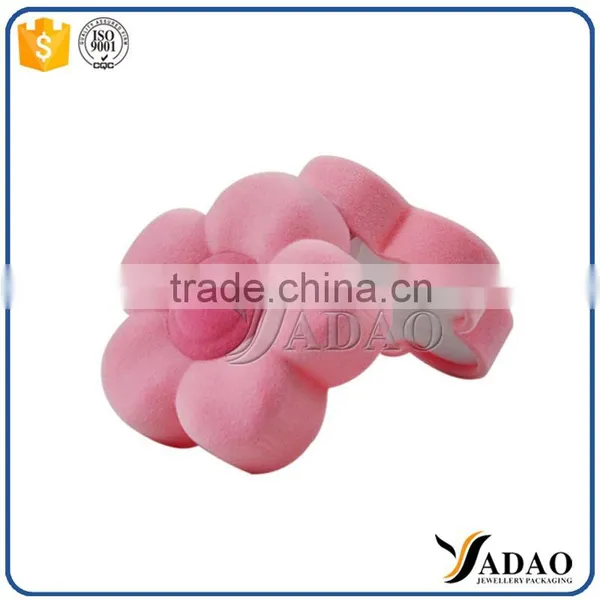 Direct Factory Flocking Velvet Gift Packaging Flower Shape Ring Box Jewelry photo-5