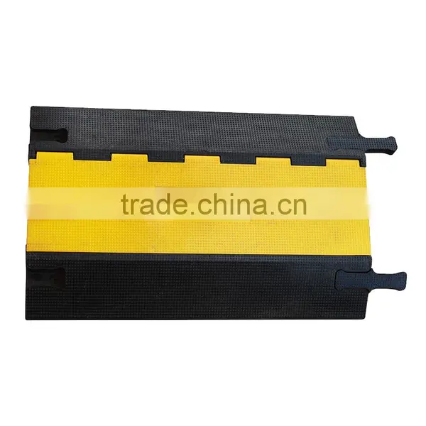 Lower Factoty Price 900*580*90mm Soft Flexible Recycled Rubber 2 Channel Cable Protectors photo-3
