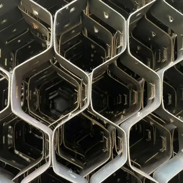 SS304 Honigwabenstahl, 48mm hexagonale Lanzennetz, geschweißte Netztechnik, Hersteller-Schnitt für FCCU-Regenerator