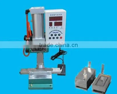 Metal Pneumatic Fridge Magnet Making Machine