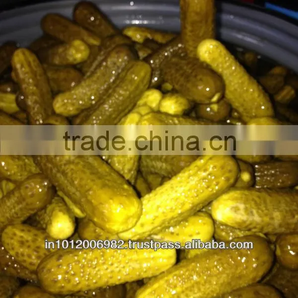 GHERKINS IN VINEGAR