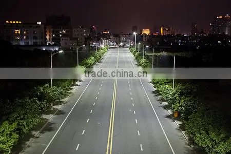 Shenzhen Manufacturers SMD3030 Chip High Lumen Solar Light in Shenzhen, Solar Power Premium 120W LED Street Light photo-4