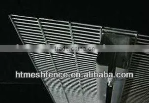 Pvc Coated Green Vinly Airport Bend Welded Wire Mesh Security Fence for Yard Guard photo-3