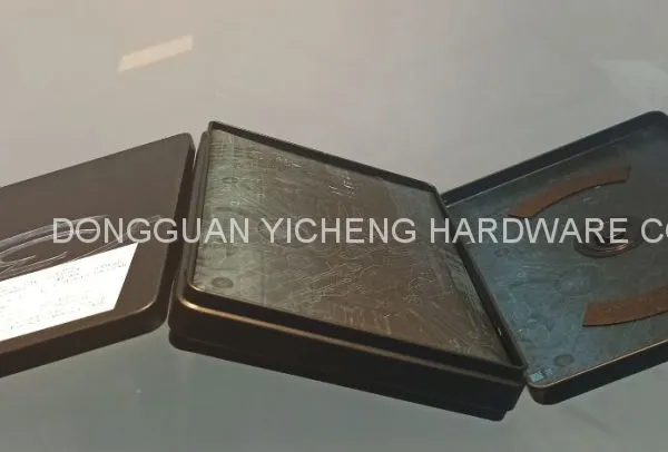 CD Tin photo-2