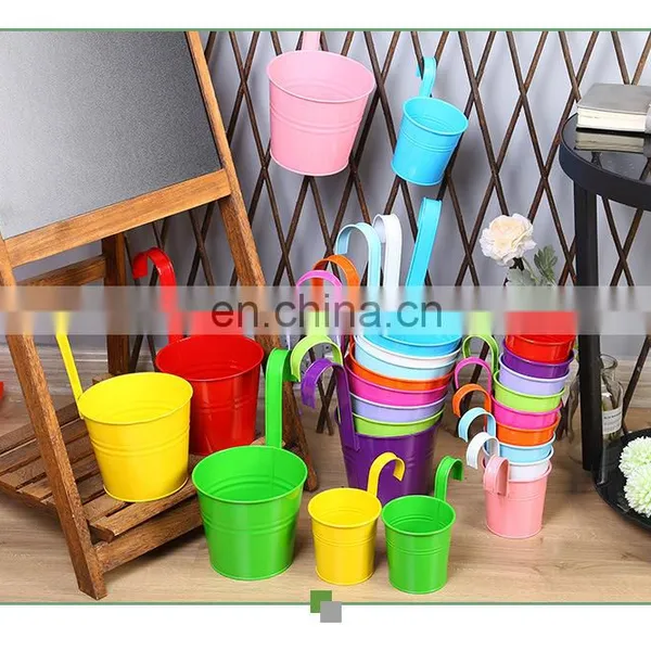 Wholesale Home Decorative Outdoor Garden Metal Plastic Planter Hanging Flower Pots With Detachable Hook photo-2