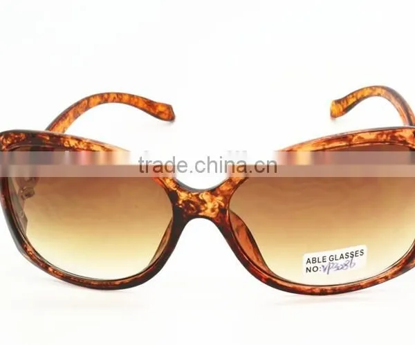 Latest Fashion Italian Designer Brand Sunglasses With Yourself Logo photo-3
