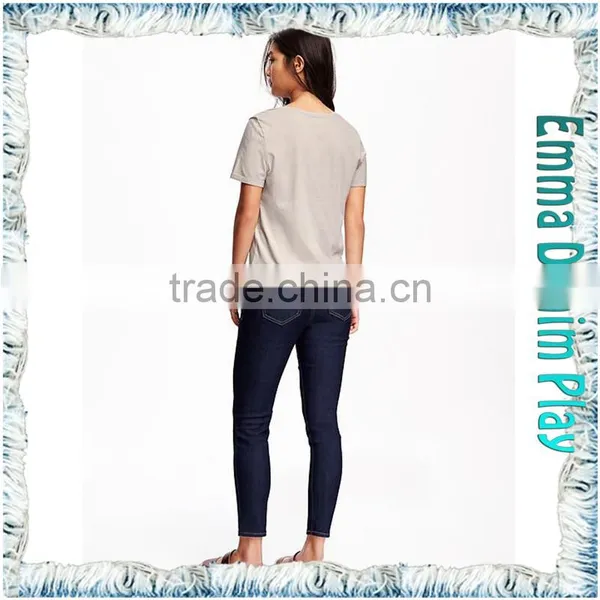 Latest Style Customized Made Sketch Leisure Ladies Grey Organic Cotton Deep V Neck T Shirts photo-2