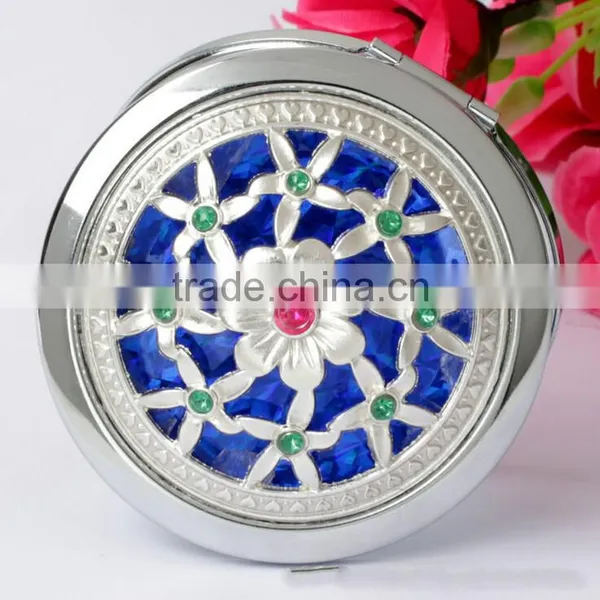 Metal Hollw Rhinestone Embessed Glass Lens Double Folding Mirrors photo-3