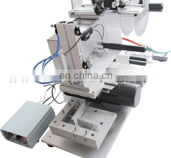 YTK-60D Flat Bottle Labeling Machines For Square Bottle Labels Sticker Labeling photo-2