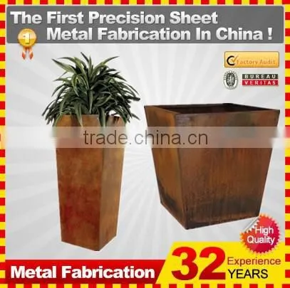 Corten Steel Rectangular Flower Planter with Traditional Complement                        
                                                Quality Choice