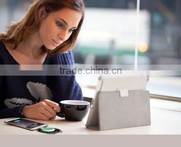 Innovative 8-Pin Connector Qi-Standard Wireless Charger Adapter For IPhone5 / 6 / 7 Series photo-5
