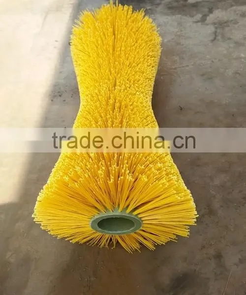 High Quality PP Material Cylinderical Cow Scratching Brush photo-3