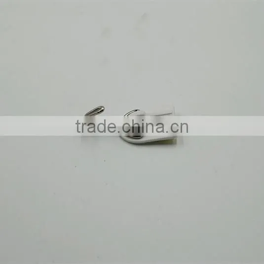 30mm*24mm White Color Traditional U Shape Classic Plastic Metal Hanging Hook photo-3