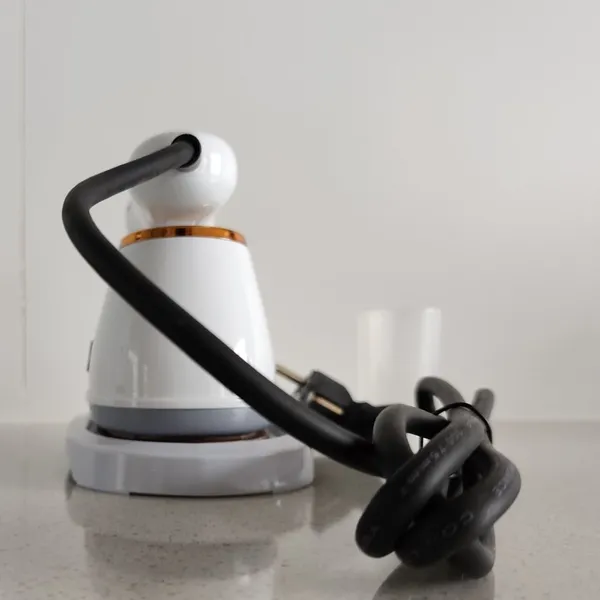 Electric Steam Iron With Clothes photo-2