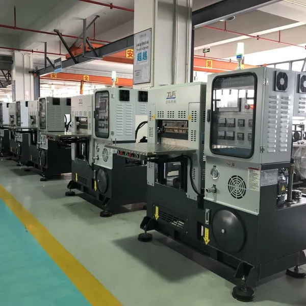 Hydraulic Flat-bed Embossing Machine for Sponge Seat Cover photo-3