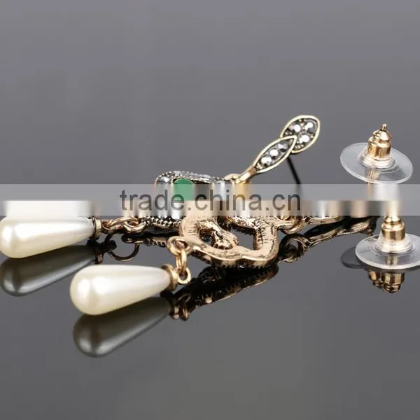 Europe and the United States Style Hollow Out Diamond Flowers Necklace Set photo-3