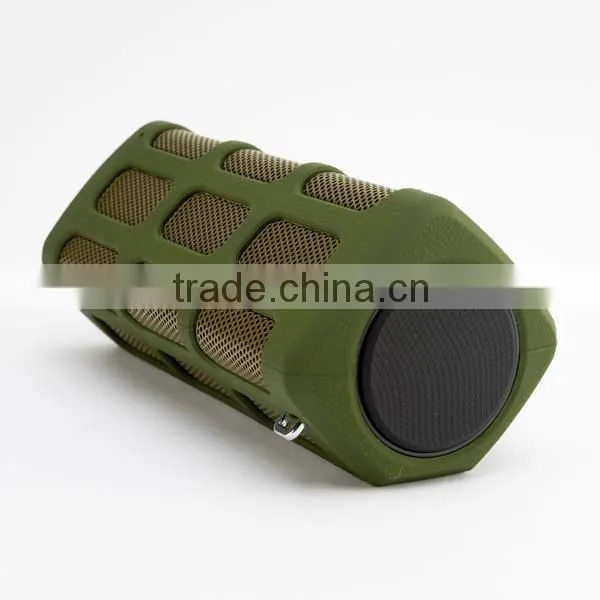 New Style Portable Outdoor Stereo Music Power Bank With Bluetooth Speaker Support Waterproof-RS7720 photo-4