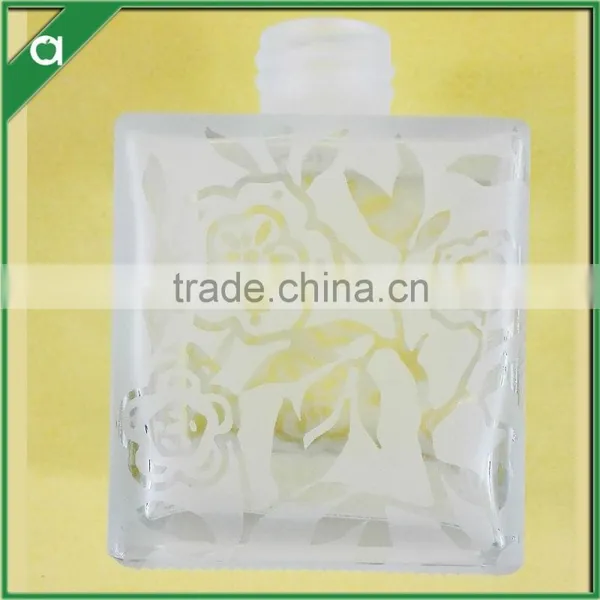 Frosted Flower Cartoon Glass Bottle for 150ml Reed Diffuser With Aluminium Crown Cap photo-2