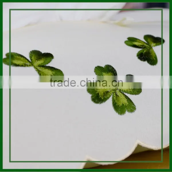 Polyester Tissue Box Cover Embroidered Wtih Clover on Satin Fabric photo-4