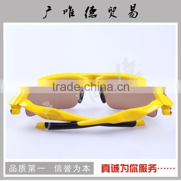 Latest Design Polarized Lens Glasses Generic Sunglasses photo-4